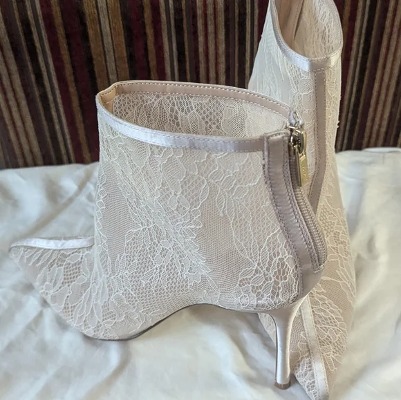 Jewel Badgley Mischka - Picture 3 of 11